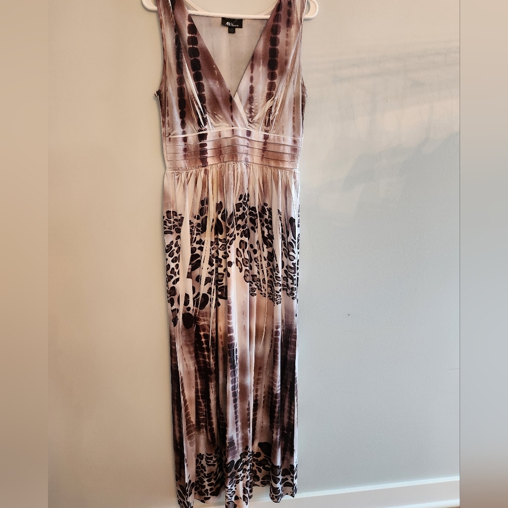 (4 For $20) AB Studio BOHO Dress with pattern.  Size 6.  Floor length BOHO.
